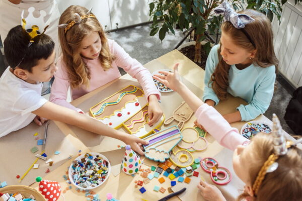 Activități de familie care întăresc legăturile: idei distractive și educative