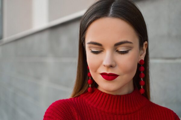 Tehnici de machiaj pentru a-ți pune ochii în evidență: Sfaturi și trucuri pentru un look spectaculos!