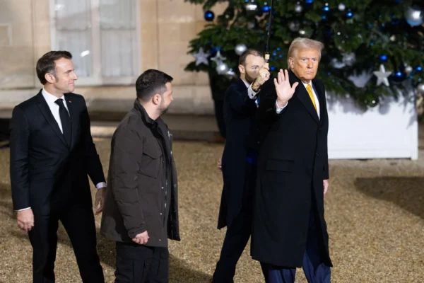 SUA și Ucraina discută un acord „îmbunătățit” privind mineralele rare, după ce refuzul lui Zelenski a stârnit furia lui Trump