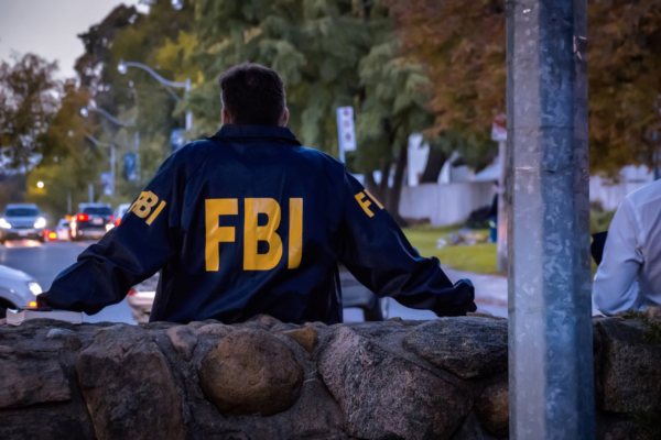 Judecătoare din SUA, arestată de FBI. Ea este acuzată că a protejat un imigrant de agenții federali