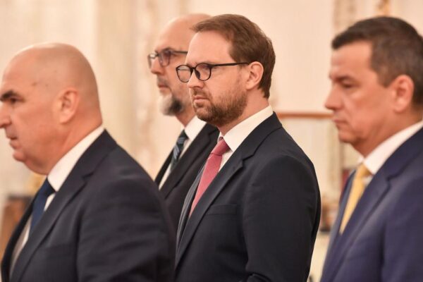 Nicușor Dan a chemat liderii PNL, PSD, USR și UDMR la Cotroceni pentru a debloca Legea Salarizării 