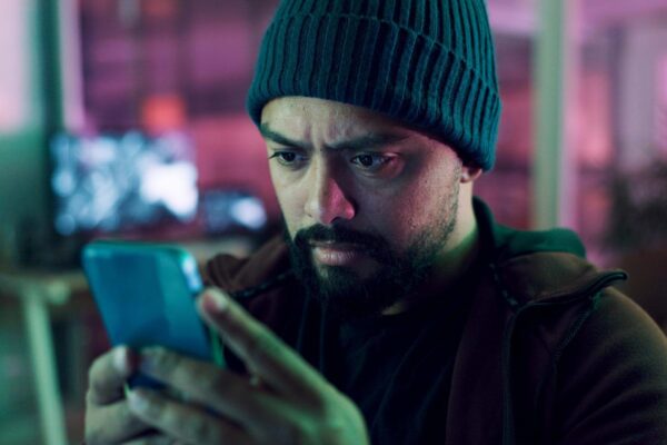 Cum protejezi telefonul de malware-ul ascuns în aplicații