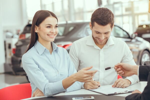 Ce este leasingul financiar și ce costuri trebuie analizate înainte de semnare