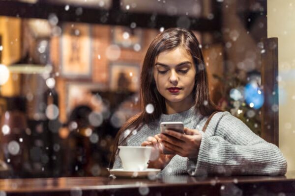 De ce nu e sigur să te conectezi la Wi-Fi public fără VPN